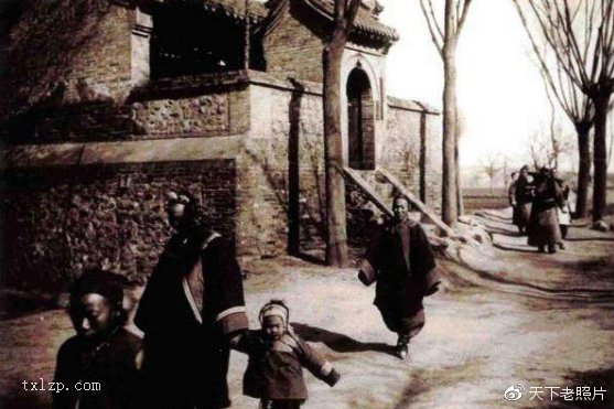 图片[8]-Old photos take you back a hundred years to see how people in the late Qing Dynasty spent the Spring Festival-China Archive