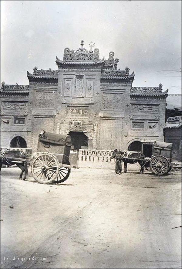 The old photo of Dihua (now Urumqi), Xinjiang in 1910, taken by Morrison-China Archive