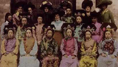 图片[3]-Old photos of women in the Qing Dynasty in the 1880s-China Archive