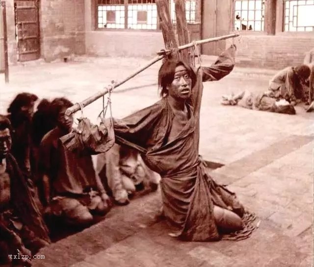 图片[3]-Old photos of prisoners in the late Qing Dynasty. The violent punishment is shocking-China Archive