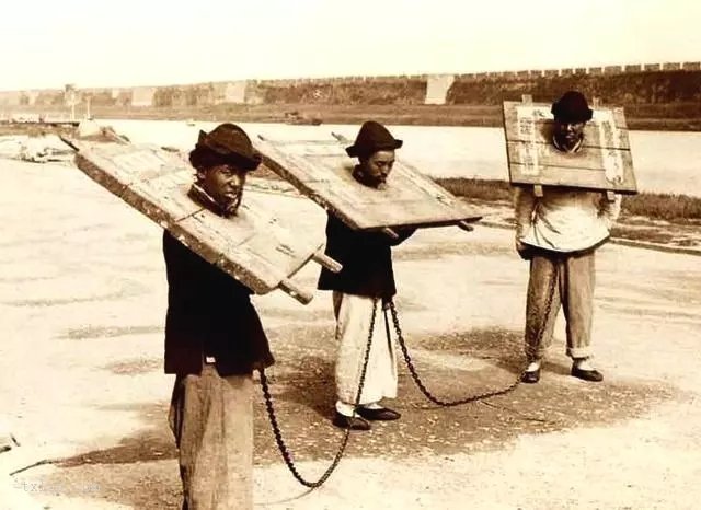 图片[13]-Old photos of prisoners in the late Qing Dynasty. The violent punishment is shocking-China Archive