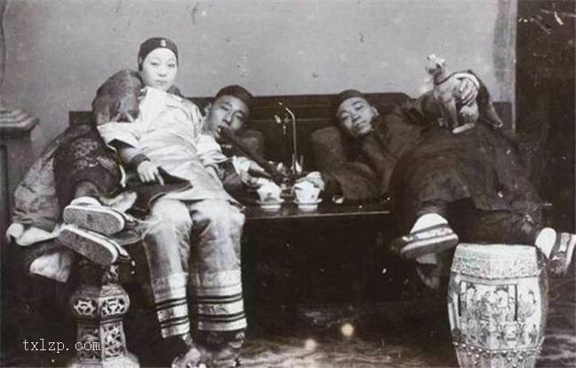 图片[3]-Old photos of brothel women in the late Qing Dynasty-China Archive