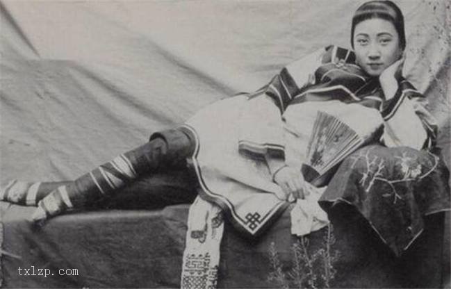 图片[1]-Old photos of brothel women in the late Qing Dynasty-China Archive