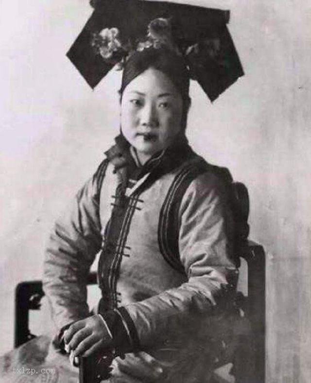 图片[2]-Old photos | Photos of rich women in the late Qing Dynasty-China Archive