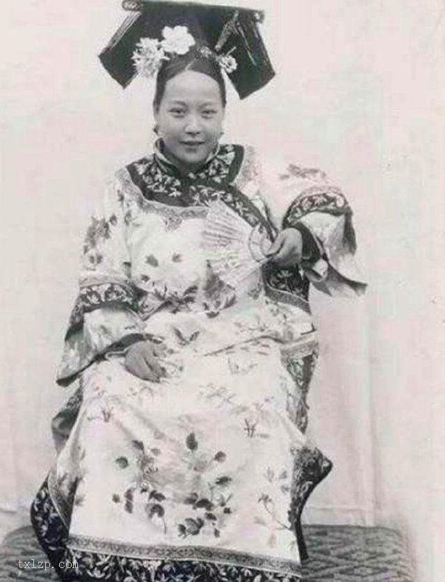 图片[4]-Old photos | Photos of rich women in the late Qing Dynasty-China Archive
