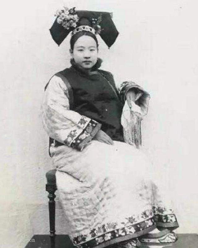 图片[5]-Old photos | Photos of rich women in the late Qing Dynasty-China Archive