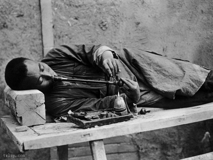 图片[8]-True old photos of Chinese people smoking opium in the late Qing Dynasty-China Archive