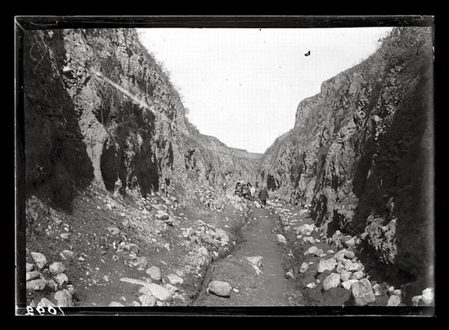 图片[3]-Look at the Yanmen Pass, the first pass in China a hundred years ago, in the old photo of Xinzhou, Shanxi in 1907-China Archive