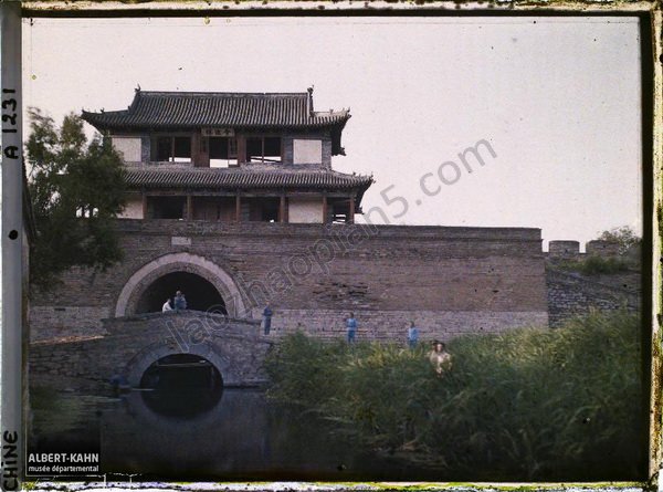 图片[1]-The earliest color photo of Huibo Tower of Daming Lake in Jinan, Shandong Province in 1913-China Archive