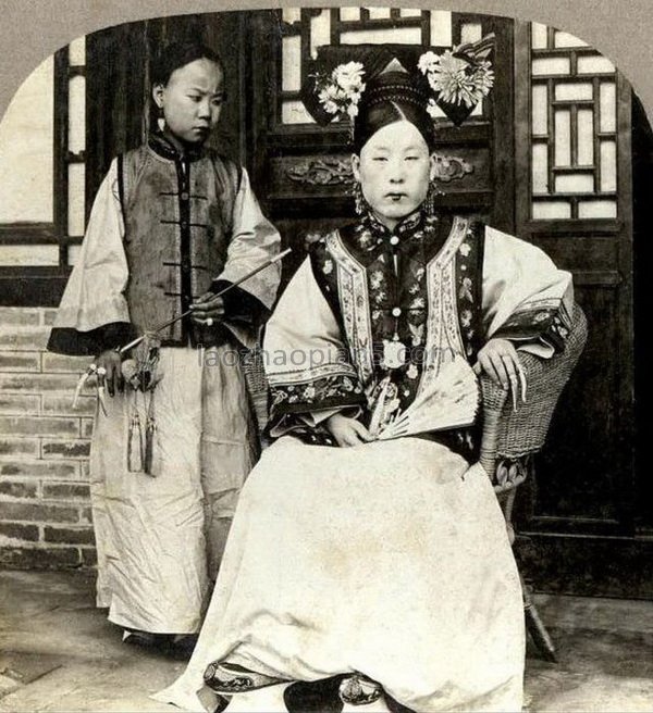 图片[7]-Photos of rich and noble women with long nails in the old photos of the Qing Dynasty-China Archive