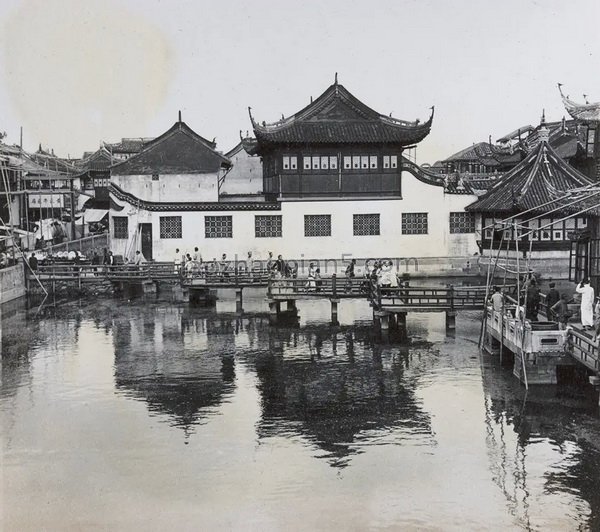 图片[3]-The image of the pavilion in the heart of the lake in Yu Garden in the old photos of Shanghai from the Qing Dynasty to the end of the Republic of China-China Archive