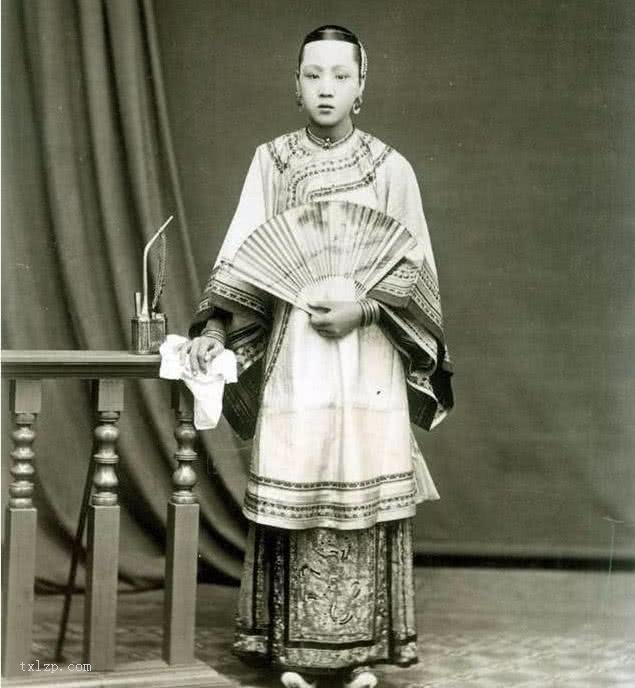 图片[2]-Qing Dynasty ladies: old photos of rich wives-China Archive