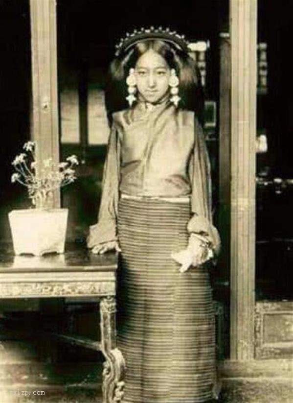 图片[4]-Qing Dynasty ladies: old photos of rich wives-China Archive