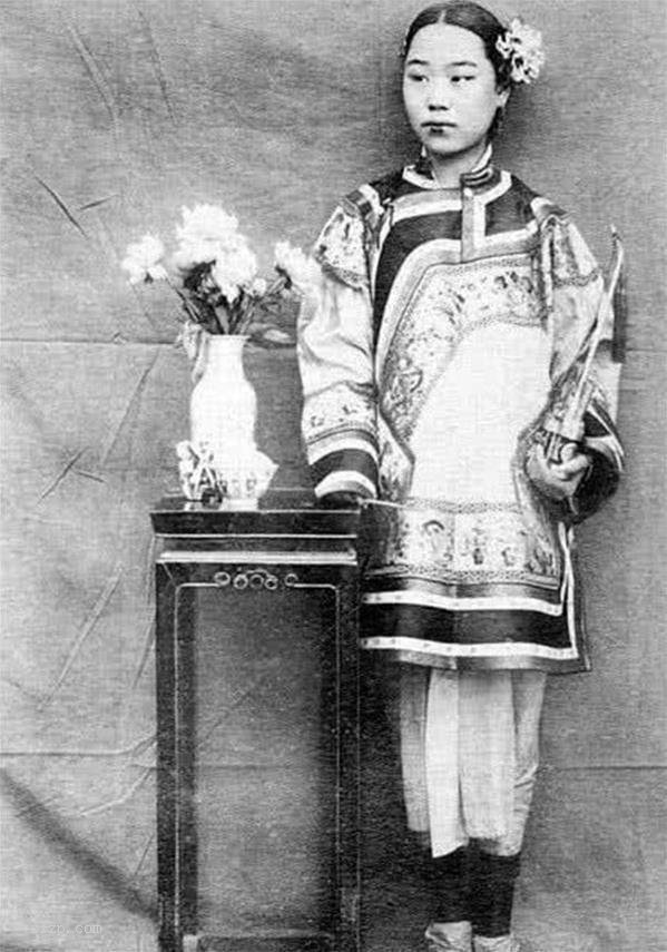 图片[3]-Qing Dynasty ladies: old photos of rich wives-China Archive