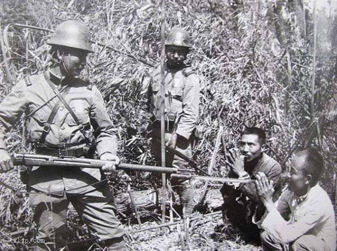 图片[1]-Old photo: Chinese under Japanese bayonet-China Archive