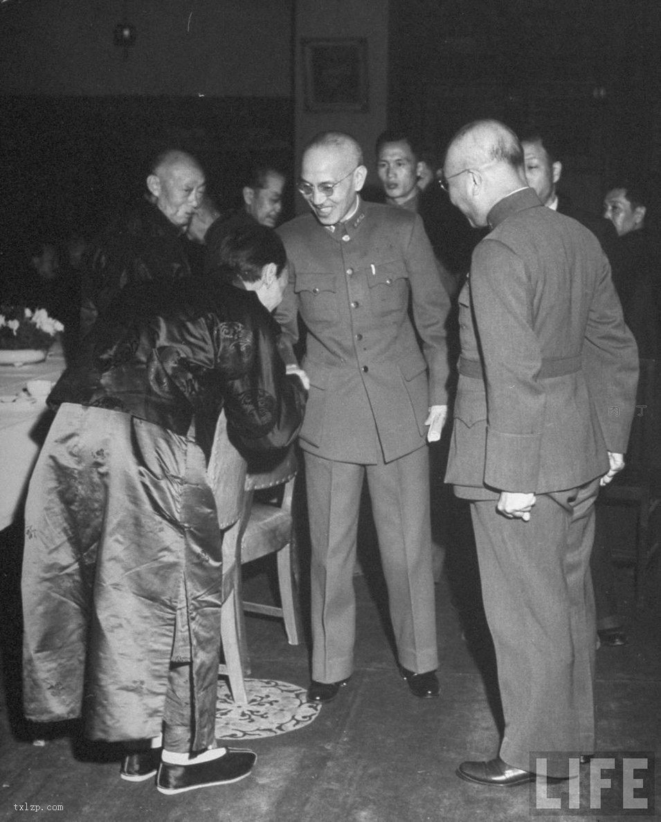 图片[7]-Group photos of Chiang Kai shek and Song Meiling’s visit to Peiping in December 1945-China Archive