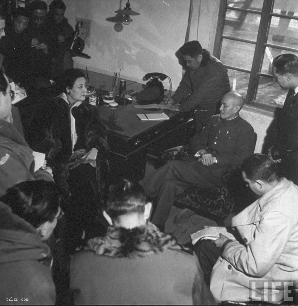 图片[5]-Group photos of Chiang Kai shek and Song Meiling’s visit to Peiping in December 1945-China Archive