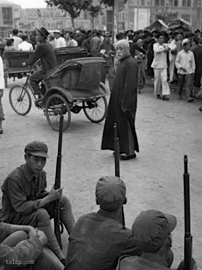 图片[8]-Live shot of the PLA entering Nanjing in April 1949-China Archive