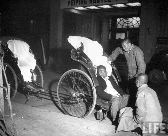 图片[3]-The video of Beijing rickshaw pullers taken in May 1946-China Archive