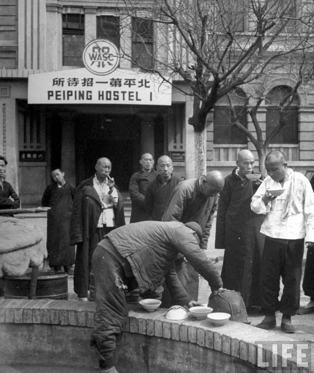 图片[8]-The video of Beijing rickshaw pullers taken in May 1946-China Archive