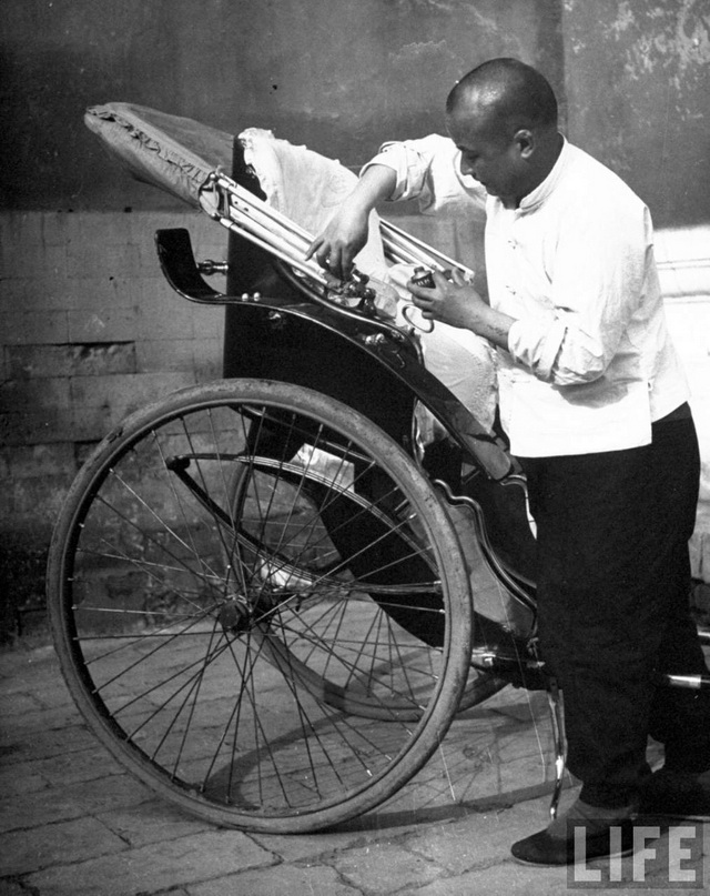 图片[9]-The video of Beijing rickshaw pullers taken in May 1946-China Archive