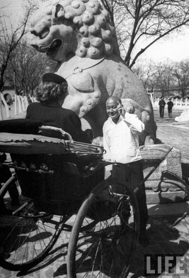 图片[13]-The video of Beijing rickshaw pullers taken in May 1946-China Archive