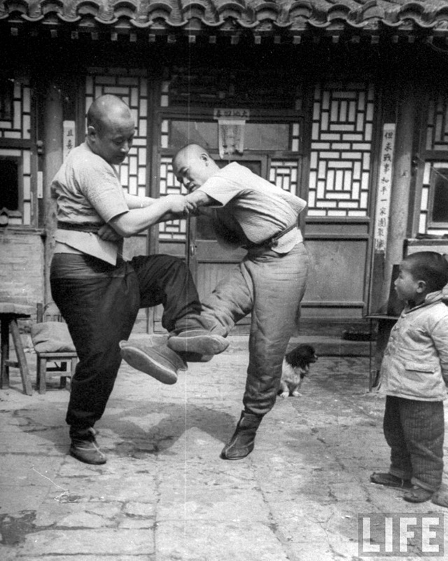 图片[17]-The video of Beijing rickshaw pullers taken in May 1946-China Archive