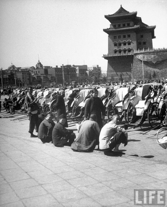 图片[15]-The video of Beijing rickshaw pullers taken in May 1946-China Archive