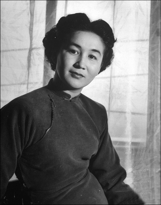 图片[2]-In 1940, Ariani Li Yingzi, the only female colonel in the national army, took a salutary photo-China Archive