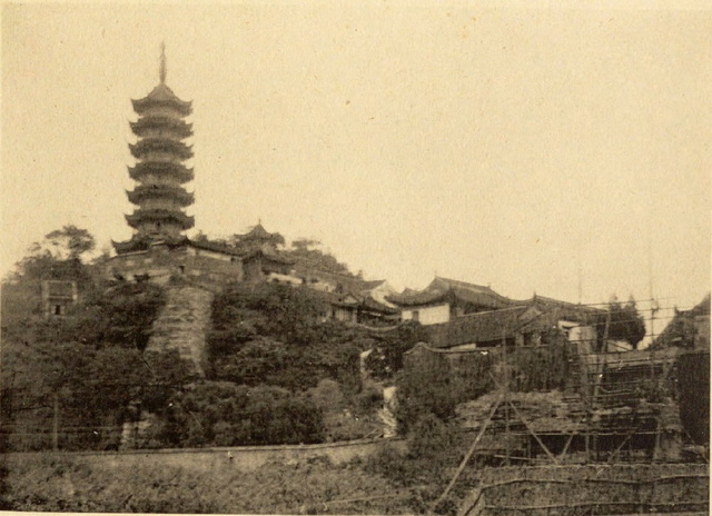 图片[1]-The old photo of Zhenjiang, Jiangsu in 1906. The beautiful scenery of Dinghui Temple, Ganlu Temple, Jinshan Temple a hundred years ago-China Archive