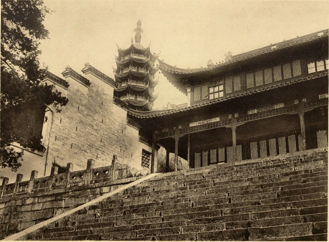 图片[2]-The old photo of Zhenjiang, Jiangsu in 1906. The beautiful scenery of Dinghui Temple, Ganlu Temple, Jinshan Temple a hundred years ago-China Archive