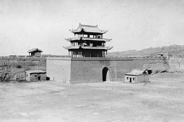 图片[1]-The old photo of Gansu in 1943, the majesty of Jiayuguan, the street view of Dunhuang and Yumen-China Archive