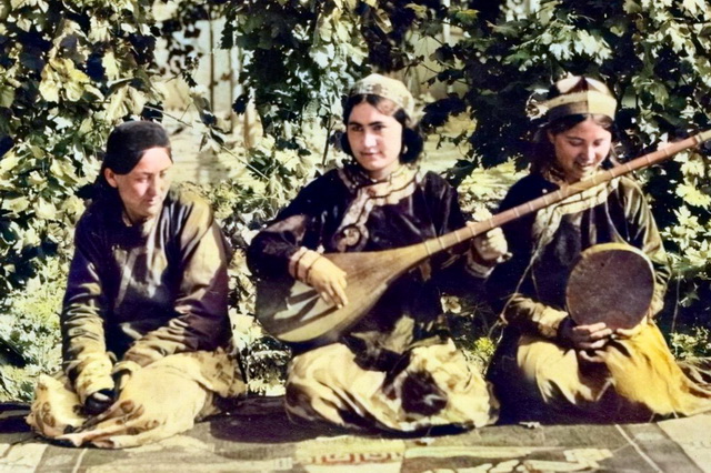 图片[1]-1915 Old Photos of South Xinjiang Beautiful Xinjiang Girls and Kashgar Ancient City 100 Years ago-China Archive