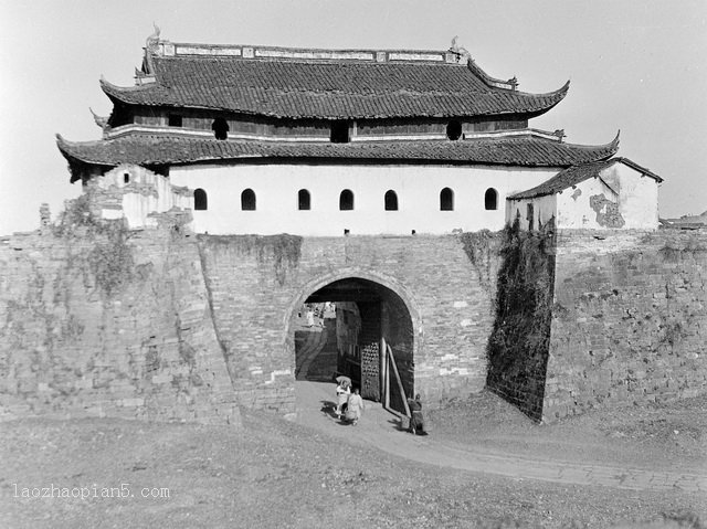 图片[1]-1917 Old photos of Hangzhou Yuewang Temple Lingyin Temple Qingbo Gate and street view-China Archive