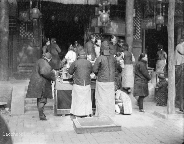 图片[6]-Old photos of Baoding, Hebei, 1919 Images of Baoding people praying for blessings and burning incense a hundred years ago-China Archive