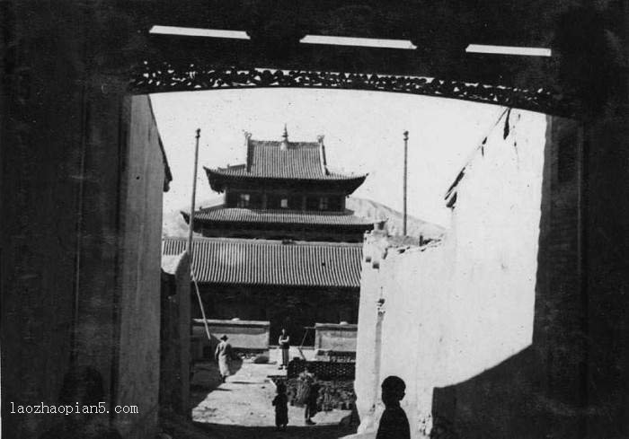 图片[3]-The old photo of Xining, Qinghai in 1933. The urban style and people’s life in northwest China 80 years ago-China Archive
