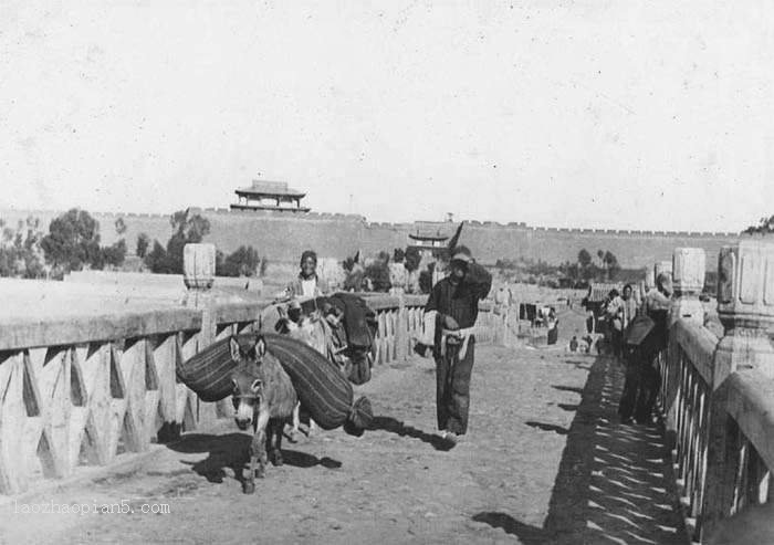 The old photo of Xining, Qinghai in 1933. The urban style and people's life in northwest China 80 years ago-China Archive