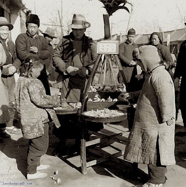 图片[19]-1939 Old photos of Drum Tower, Dragon Pavilion, Xiangguo Temple and Sihou Street in Kaifeng, Henan-China Archive