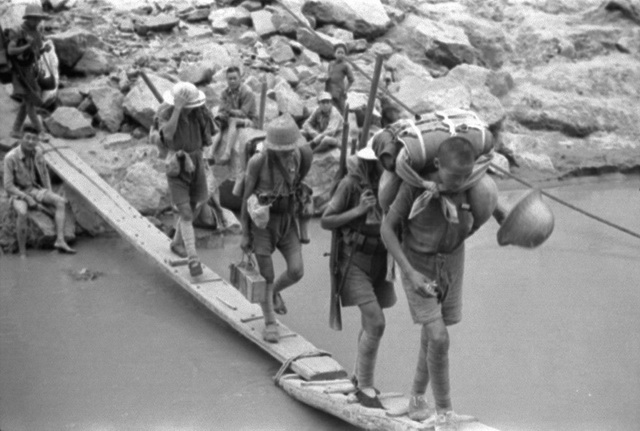 图片[2]-Old photos taken during the field training of new soldiers of the national army in Hubei in 1942-China Archive