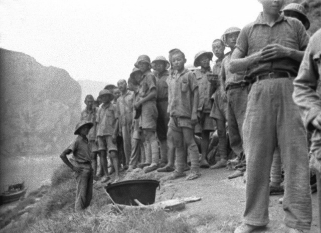 图片[10]-Old photos taken during the field training of new soldiers of the national army in Hubei in 1942-China Archive