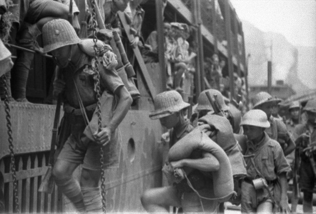 图片[18]-Old photos taken during the field training of new soldiers of the national army in Hubei in 1942-China Archive