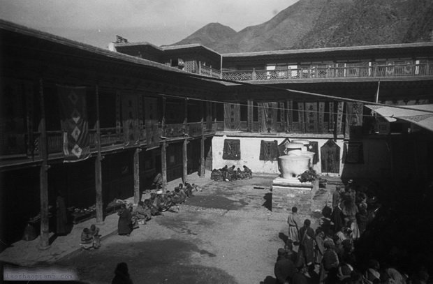 图片[18]-Recorded image of a Tibetan Mongolian intermarriage ceremony in Xiahe, Gansu in March 1943-China Archive