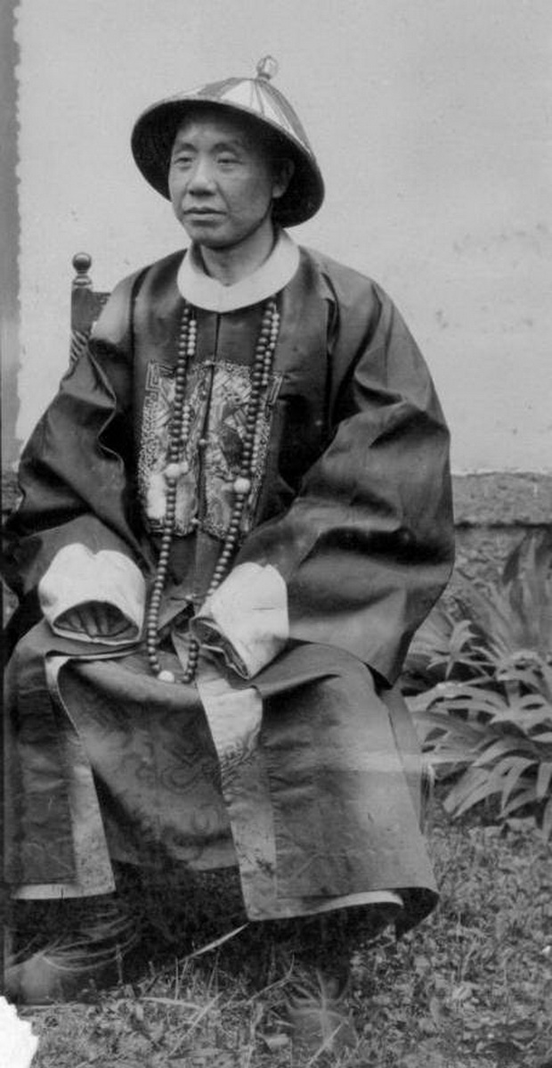 图片[2]-Old photos of Fuzhou in 1900 Group photos of Manchu officials and children in Fuzhou-China Archive