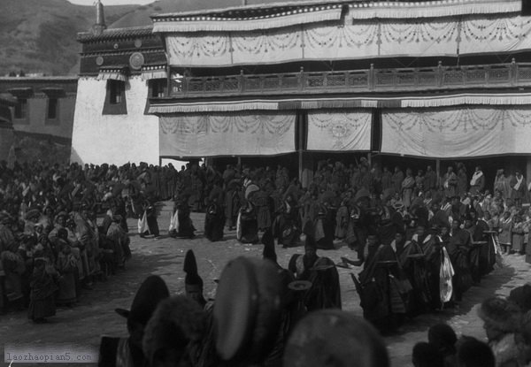 图片[3]-Old photos recorded at the site of the pilgrimage activity in Wendu Temple, Xunhua, Qinghai in 1932-China Archive