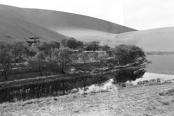 图片[3]-The old photos of Dunhuang, Gansu in 1943. The scenery of Mogao Grottoes in Dunhuang 80 years ago-China Archive