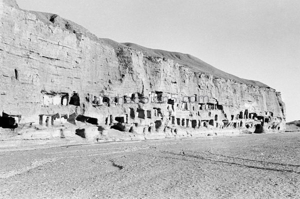 图片[9]-The old photos of Dunhuang, Gansu in 1943. The scenery of Mogao Grottoes in Dunhuang 80 years ago-China Archive