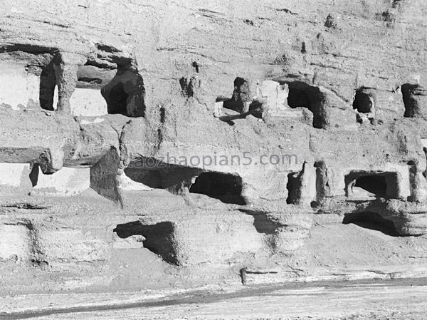 图片[13]-The old photos of Dunhuang, Gansu in 1943. The scenery of Mogao Grottoes in Dunhuang 80 years ago-China Archive