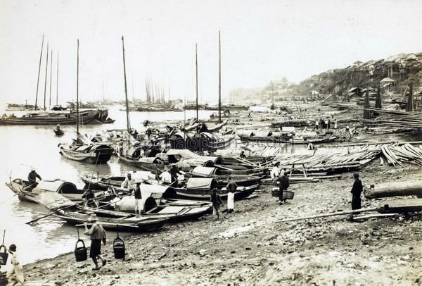 图片[1]-The old photograph of Yueyang, Hunan in 1943. The scenery of Dongting Lake 80 years ago-China Archive