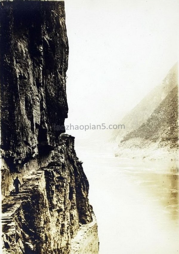 图片[4]-1943 Chongqing Old Photo Wanxian Three Gorges Diaojiao Building-China Archive