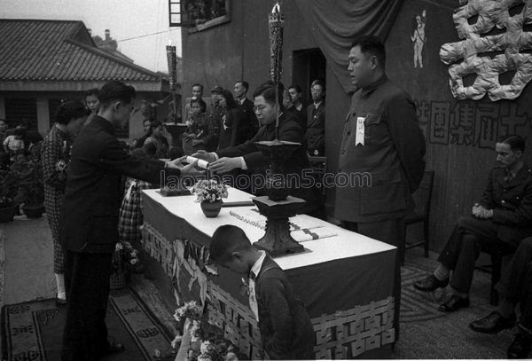 图片[17]-1940 photos of Chongqing people’s life and collective weddings-China Archive